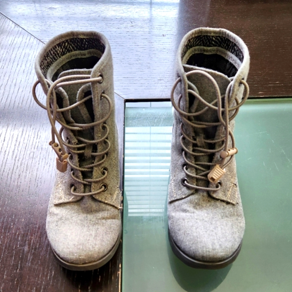 Rock & Candy Gray Lace Up Boots Sz 6 CLEAN